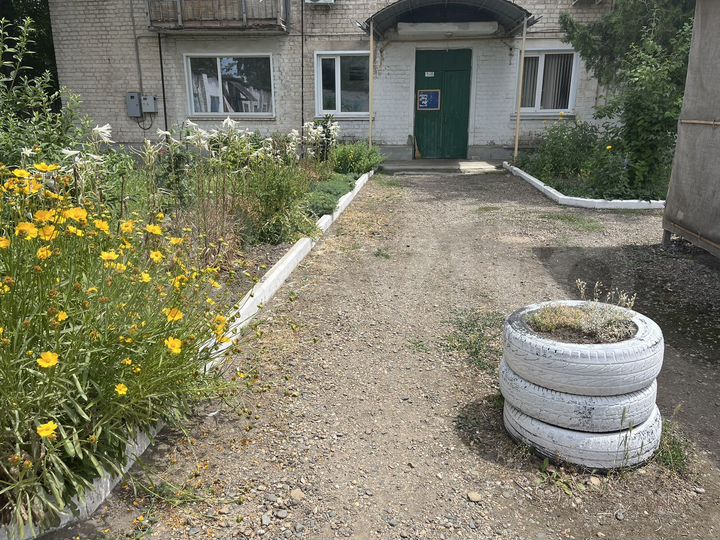 3-к. квартира, 49 м², 1/2 эт.