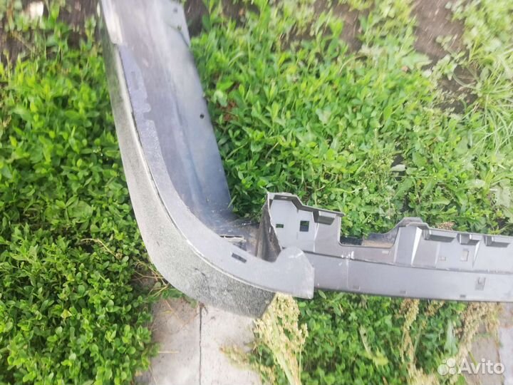 Бампер задний оригинал для Тайота Ленд Крузер 200