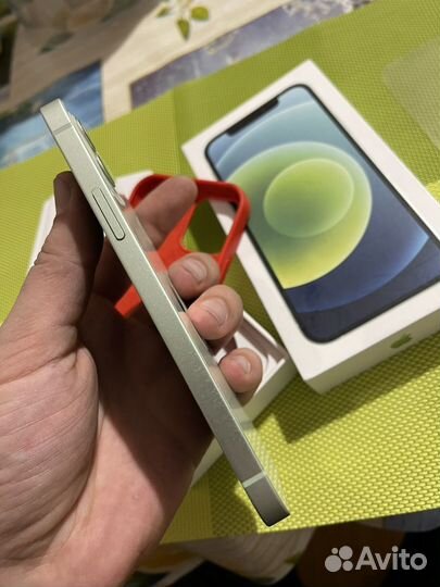 iPhone 12, 64 ГБ
