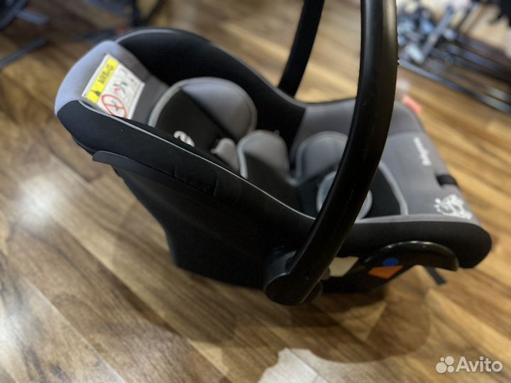 Автокресло (люлька) BabyCare Lora серый + черный