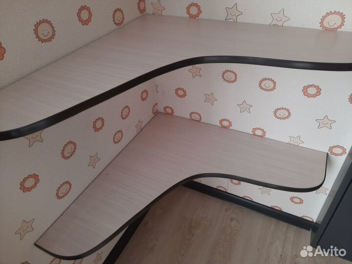 Полка угловая