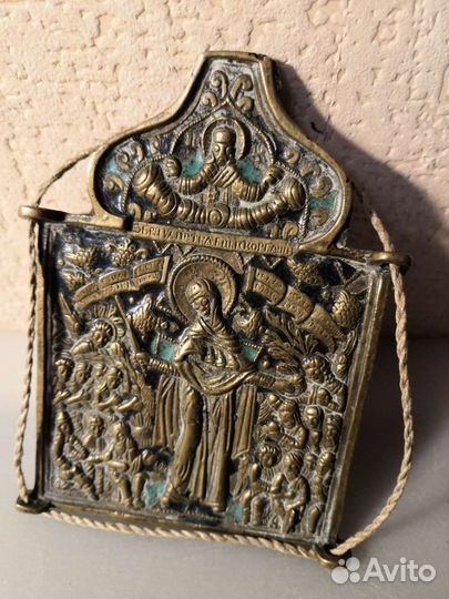 Икона старинная. Медная пластика с эмалями