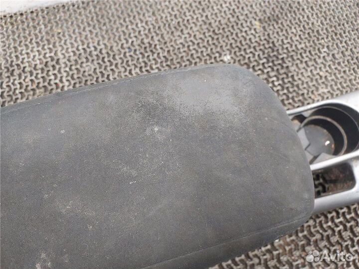 Консоль салона Mitsubishi Outlander XL, 2007