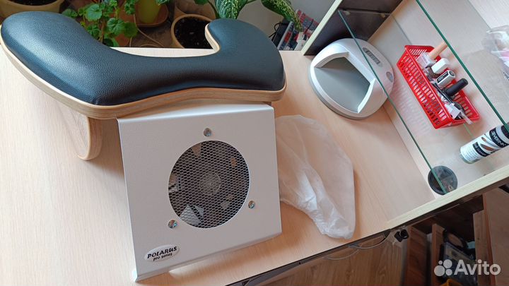 Маникюрный стол/лампа/пылесос