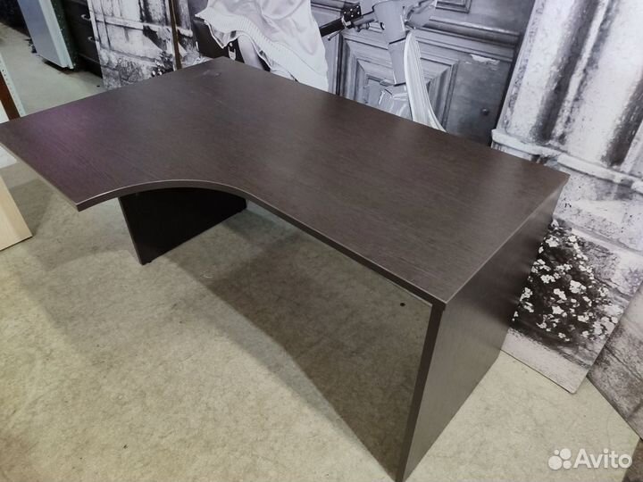 Стол эргономичный 140х90х74 левый б/у 04-335