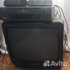 Видеомагнитофон и телевизор