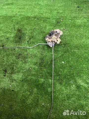 Замок двери задний правый Nissan Sunny FB-15