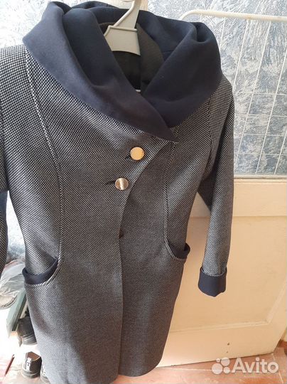 Пальто женское демисезонное размер 46