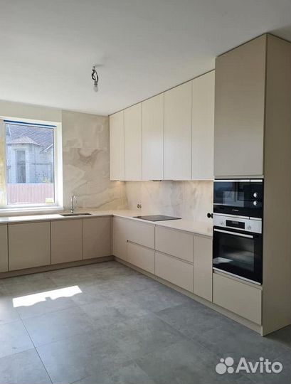 Бюджетная угловая кухня