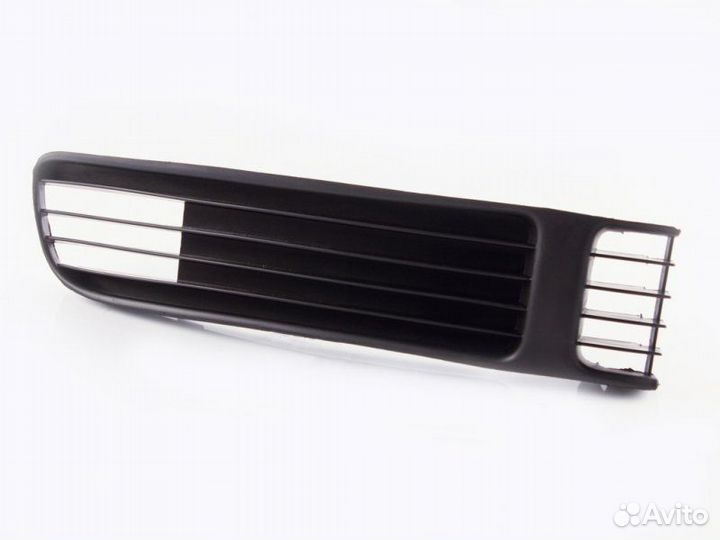 Решетка в бампер передняя правая Volkswagen Passat