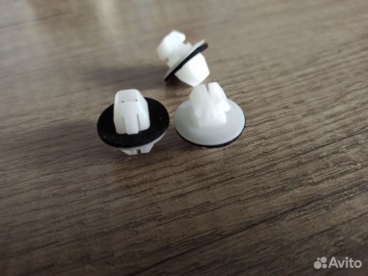 Клипса молдинга Suzuki grand Vitara 77553-65D00