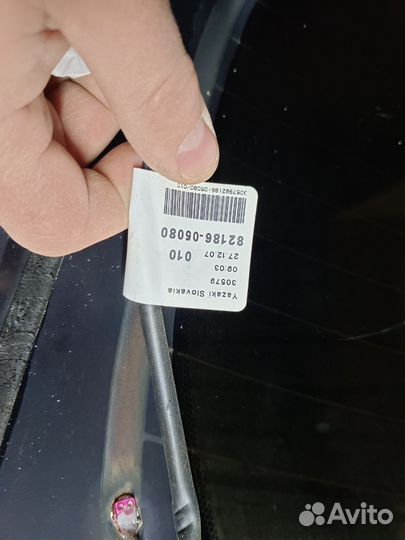 Стекло заднее на Тойота авенсис универсал