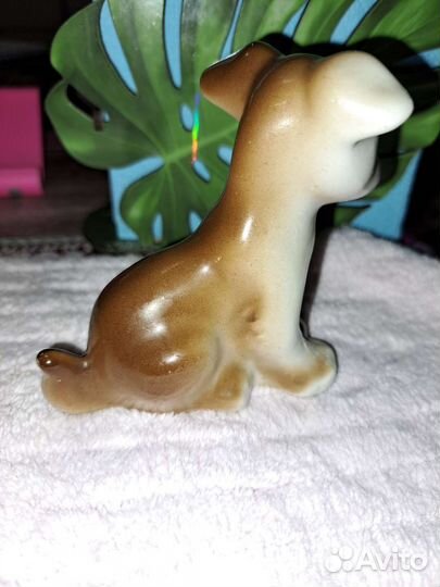 Фарфоровые статуэтки собака
