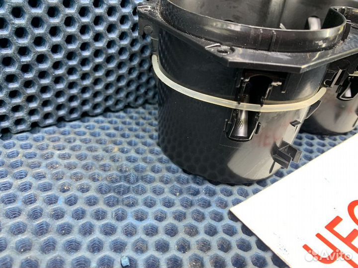 Подстаканник в консоль VW Touareg NF/FL до 2018