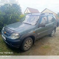 Chevrolet Niva 1.7 MT, 2010, 123 456 км, с пробегом, цена 300 000 руб.