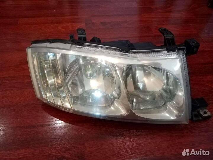 Фара Nissan Cedric, Gloria HY34 передняя правая