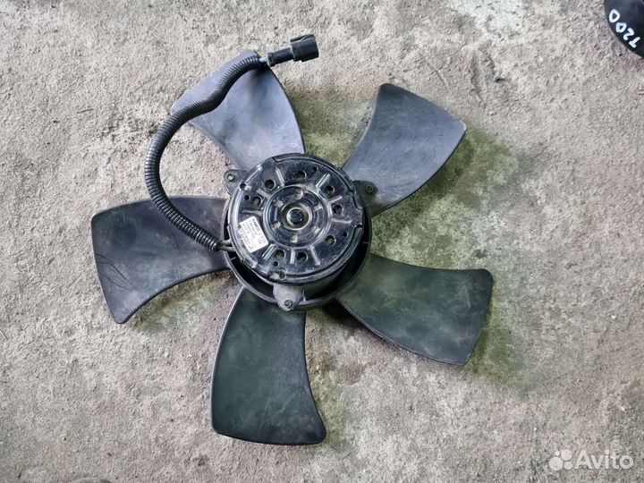 Вентилятор охлаждения Nissan Tiida C11