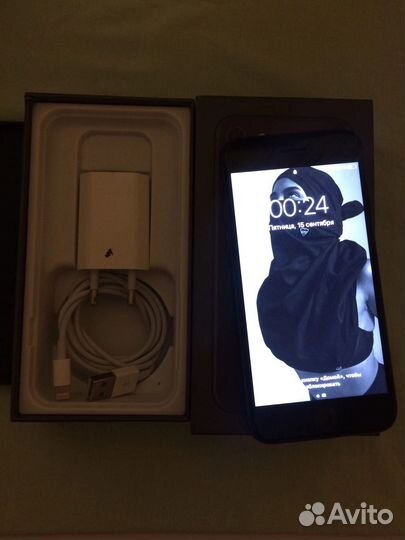 iPhone 8, 64 ГБ