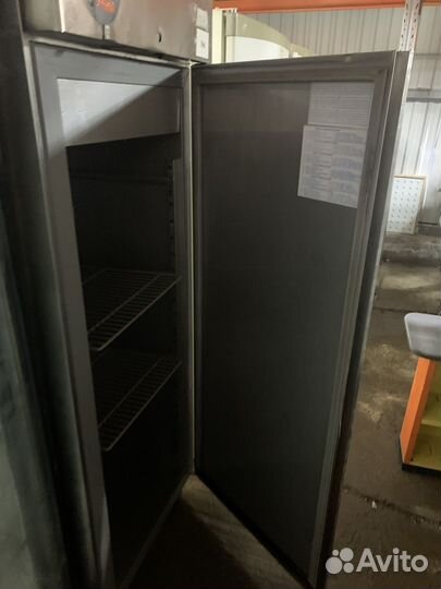 Шкаф холодильный нержавейка Sagi HD70