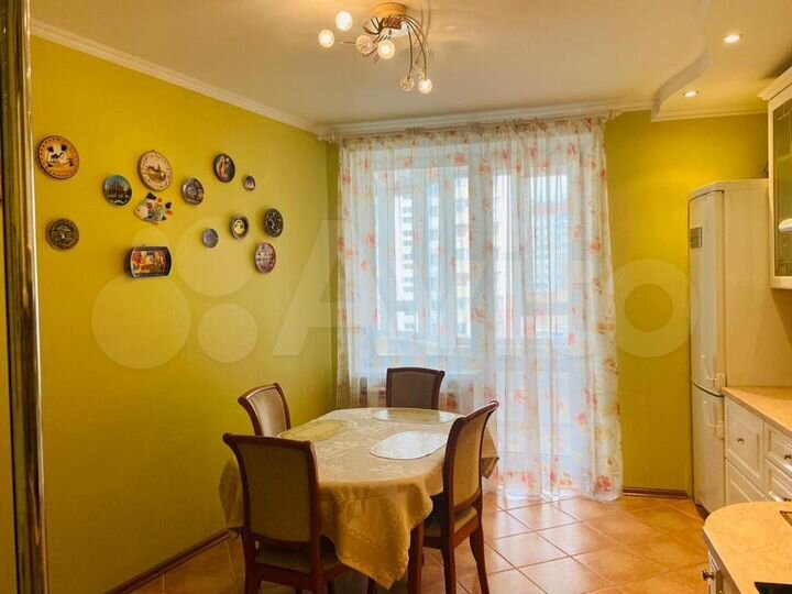 2-к. квартира, 90 м², 5/9 эт.