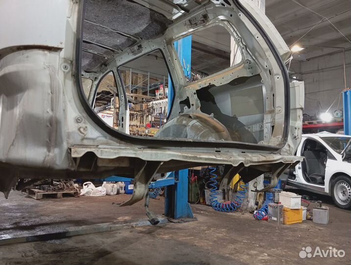 Панель задняя Mitsubishi Pajero Sport