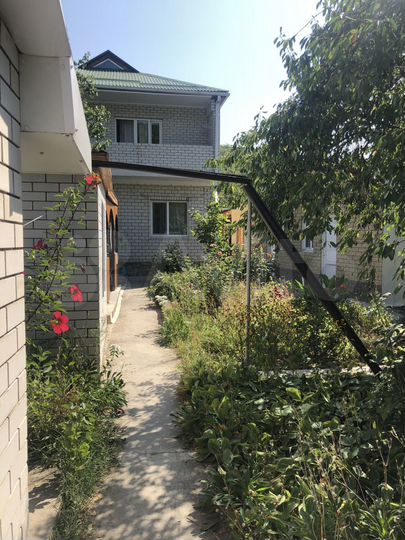 Дом 183 м² на участке 6 сот.