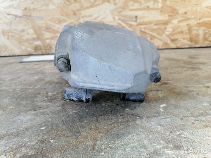 Суппорт передний левый Audi A4 B9 A5 8W Q5 FY