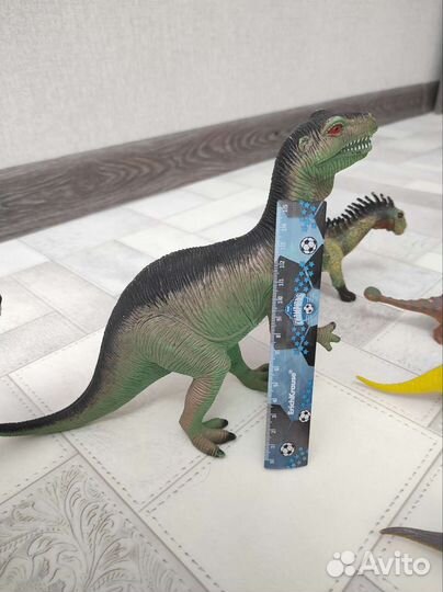 Динозавры игрушки