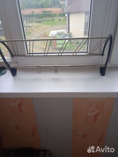 Вешалка настенная