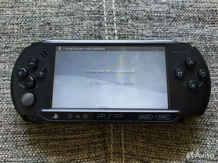 Игровая консоль Sony PSP Е1008 + игры