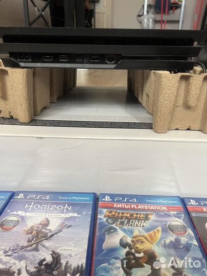 Sony playstation 4 PS4 pro 1tb