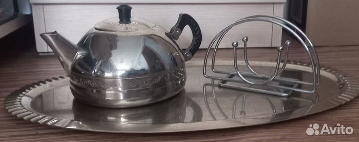 Чайник заварочный на подносе