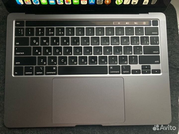 MacBook Pro 13 2020 16/512/i5 2Гц как новый