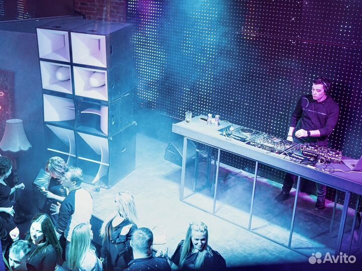 Диджей на мероприятие, DJ с оборудованием, звук