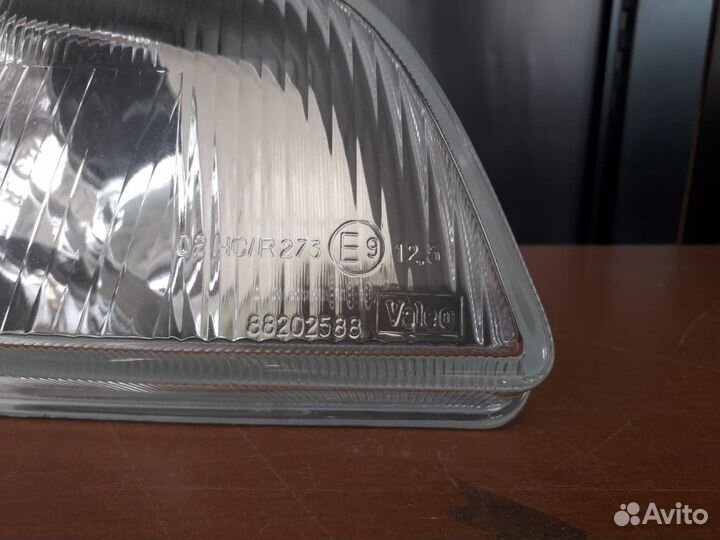 Фара правая suzuki swift 1989- Новая 88116