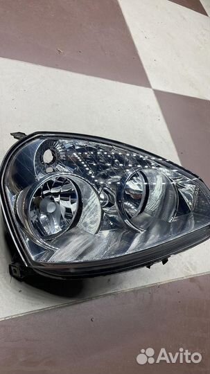 Фара на priora