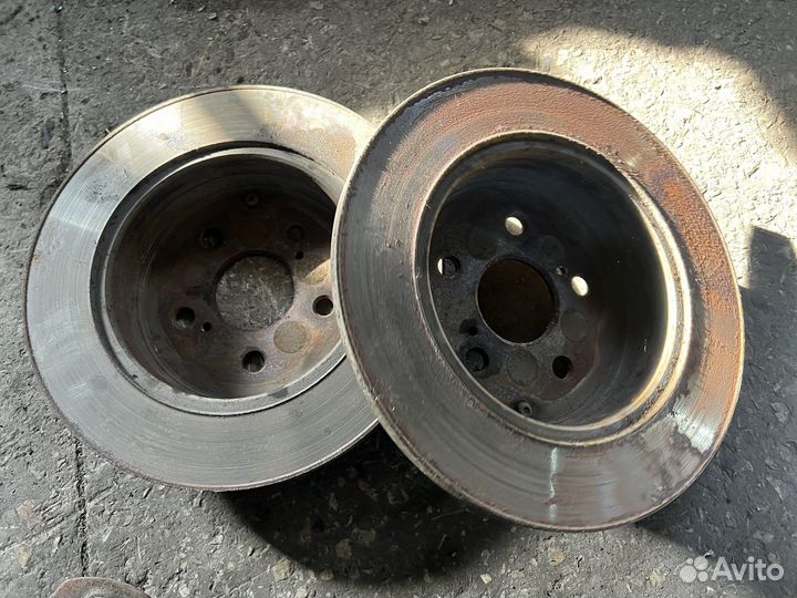 Тормозной диск задний Toyota verso 2012