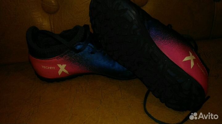 Футбольные бутсы