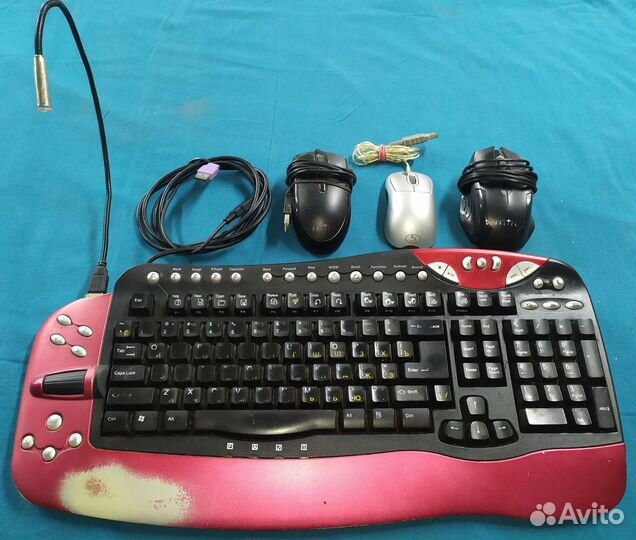 Клавиатура с фонариком и три мышки. Лот