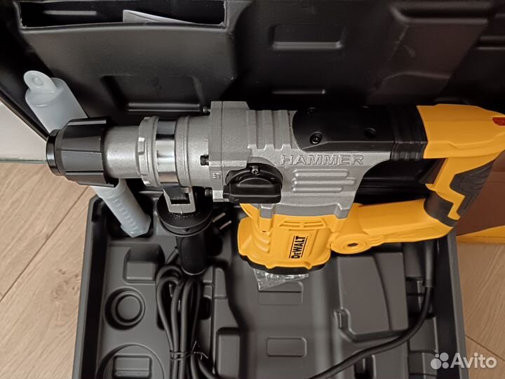 Перфоратор DeWalt 1680 WT. makita