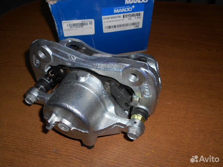 Kia Optima/Magentis Суппорт передний правый Новый