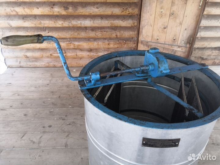 Медогонка 2х рамочная, б/у