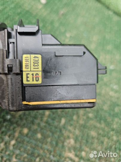 Переключатель стеклоочистителя Toyota Corolla E140