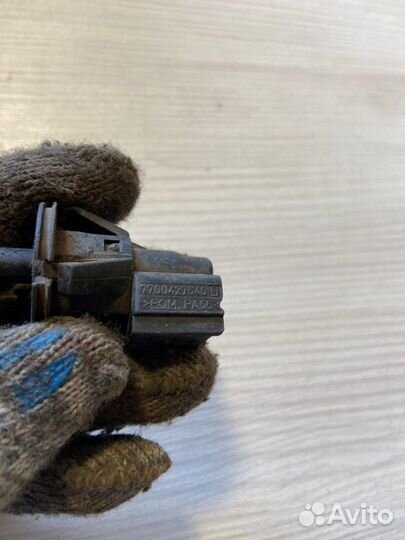 Концевик двери Renault Logan 2