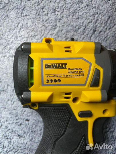 Шуруповёрт Dewalt 18v бесщёточный в наборе