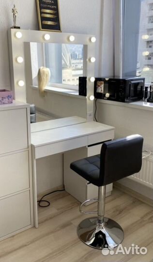 Рабочее место для визажиста/бровиста