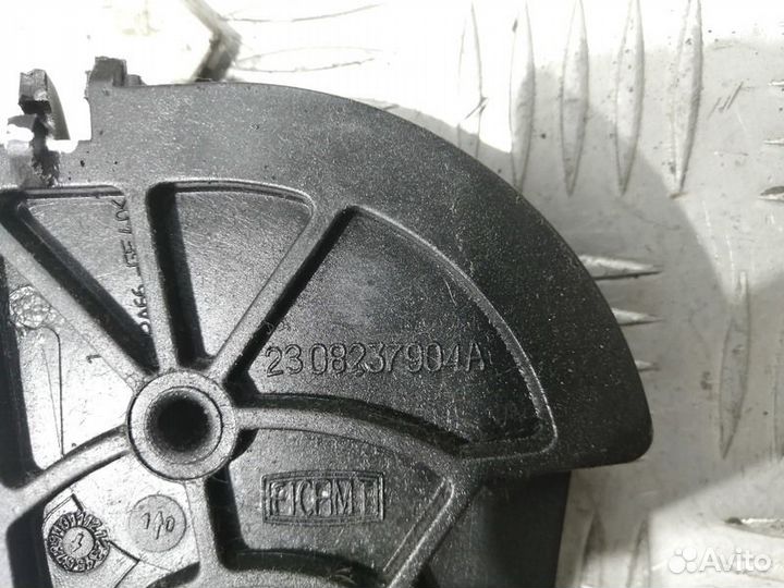 Педаль сцепления Renault Logan 1