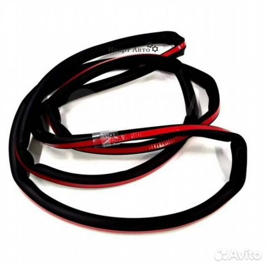 Уплотнитель двери V70/XC70 08-16 зад. 8663936