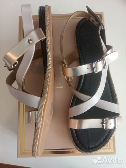 Сандали новые Ilvi