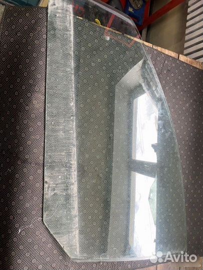 Стекло переднее левое Ford Focus седан eddb 2000